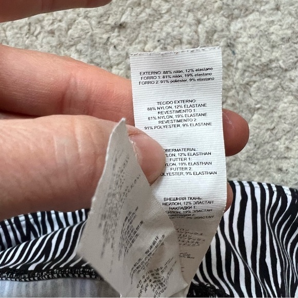 NEW BALANCE White and Black Zebra Women’s Studio Yoga Pant Tights Size Large - Picture 9 of 11